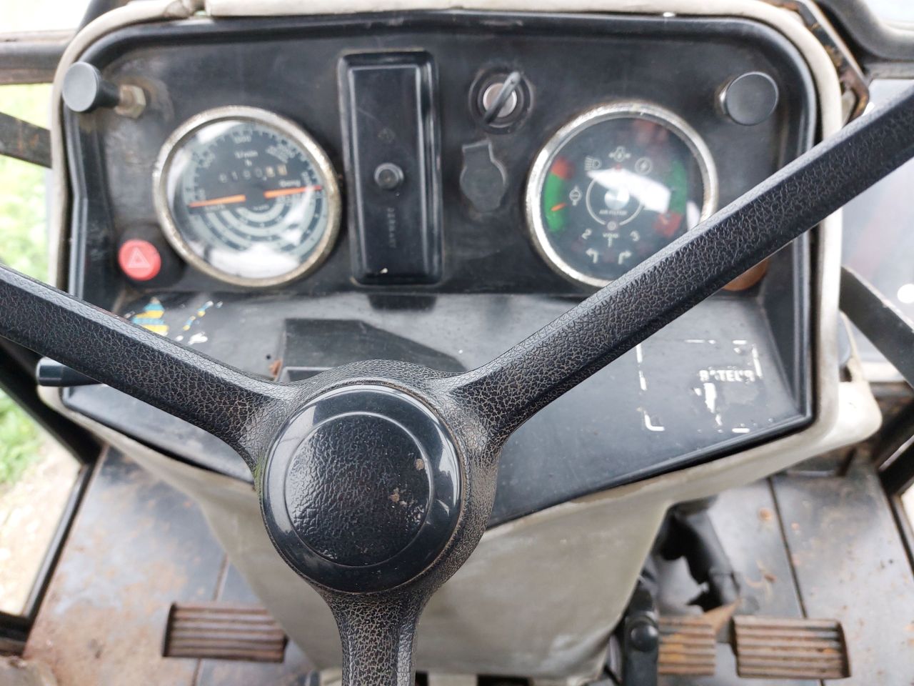 Case / International 833 A 4 WD