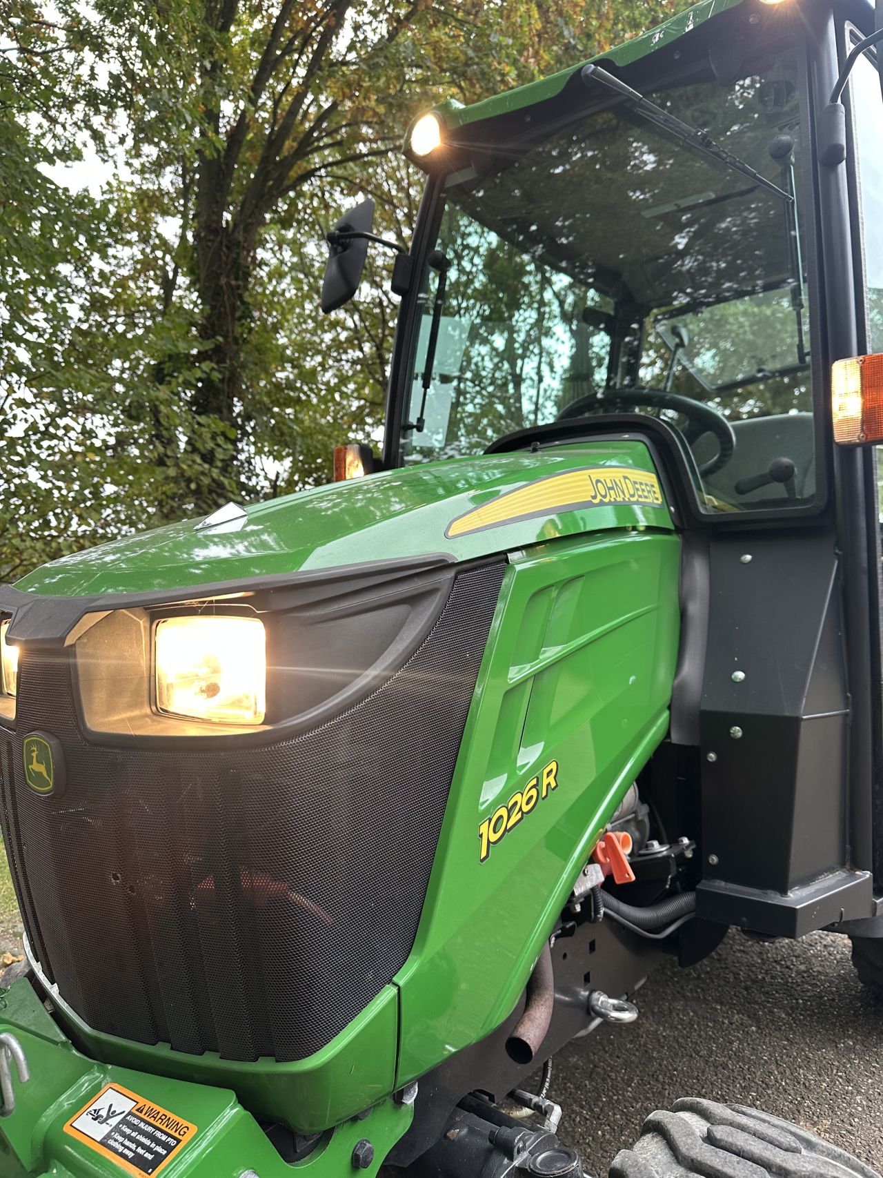 John Deere 1026R