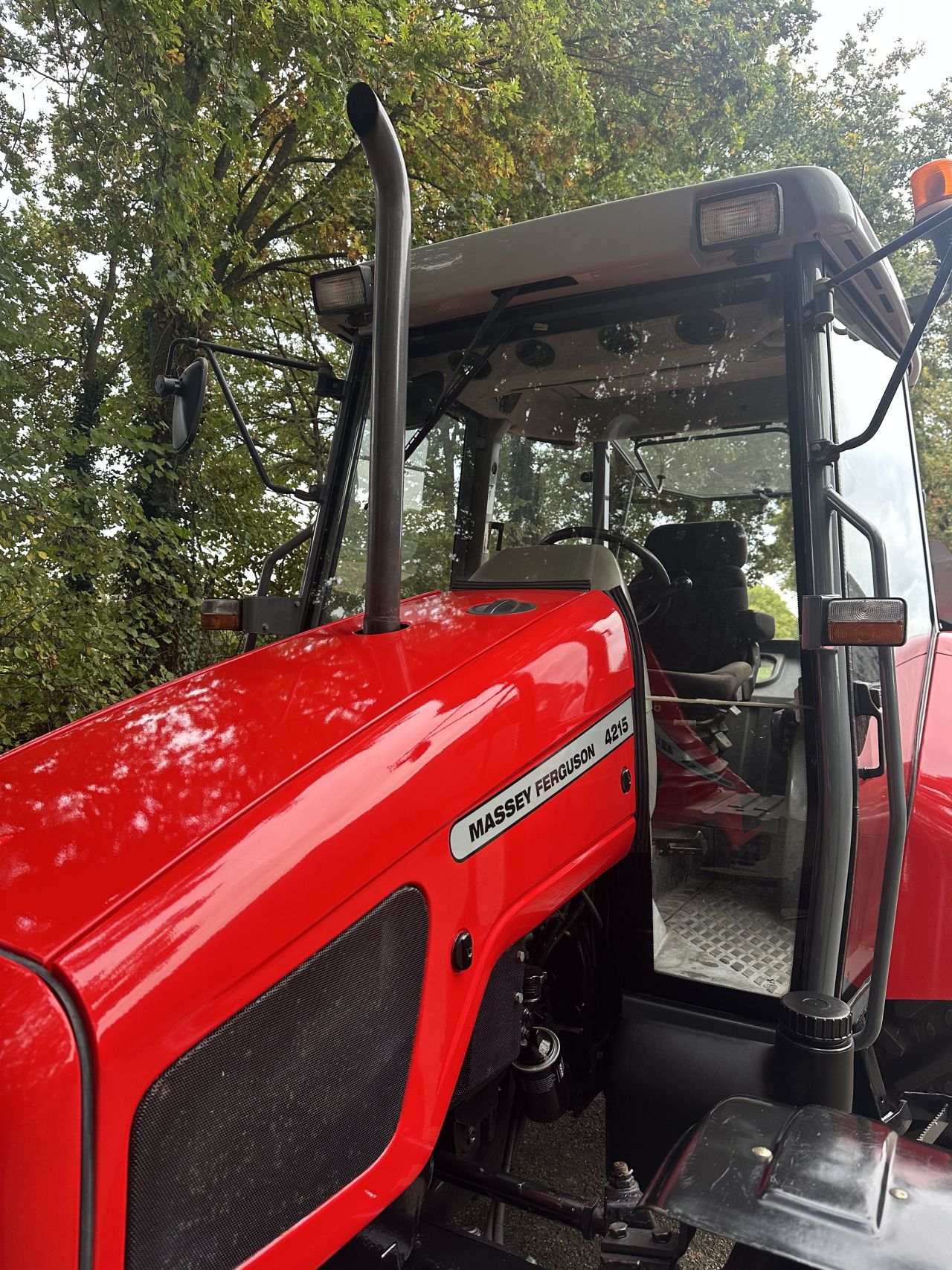 Massey Ferguson 4215 met maar 2482 uur!
