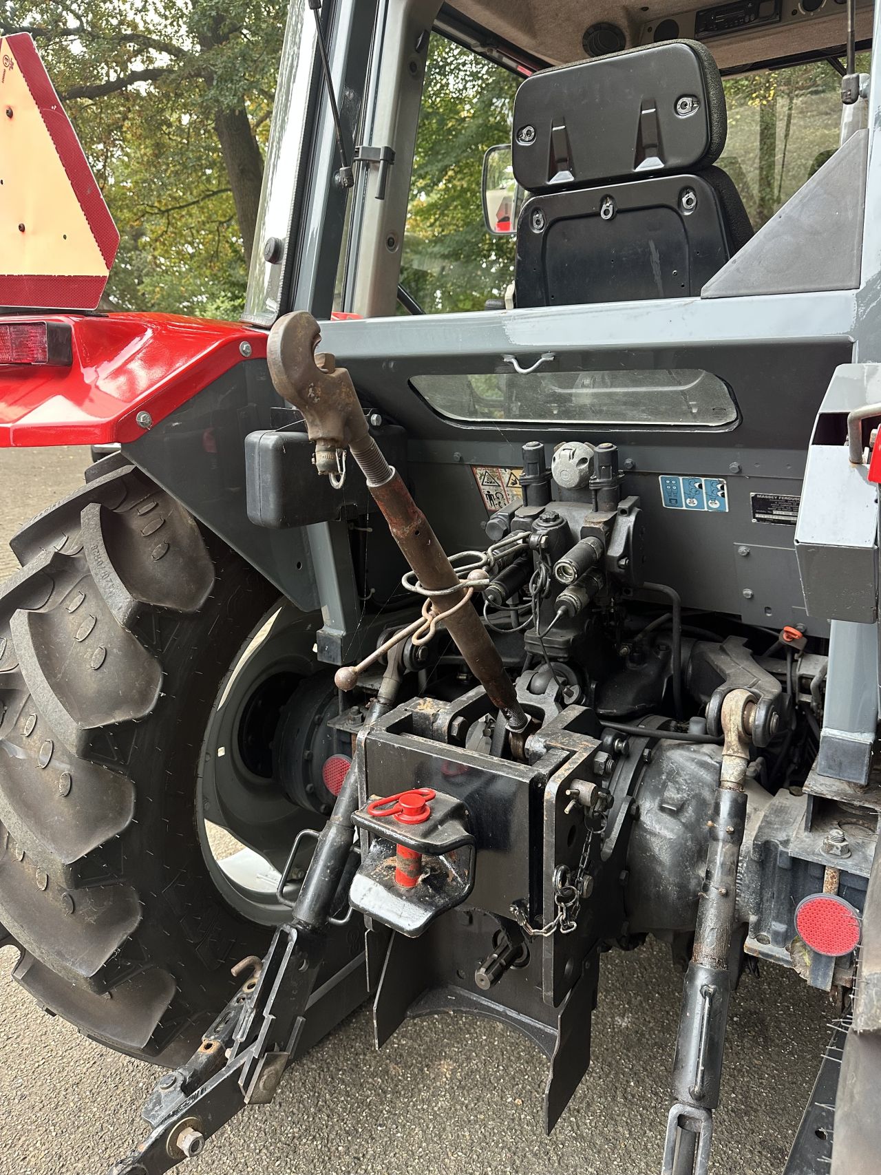 Massey Ferguson 4215 met maar 2482 uur!