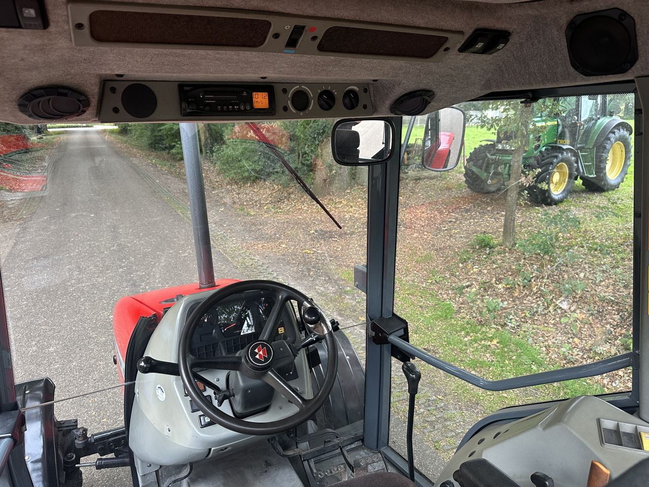 Massey Ferguson 4215 met maar 2482 uur!