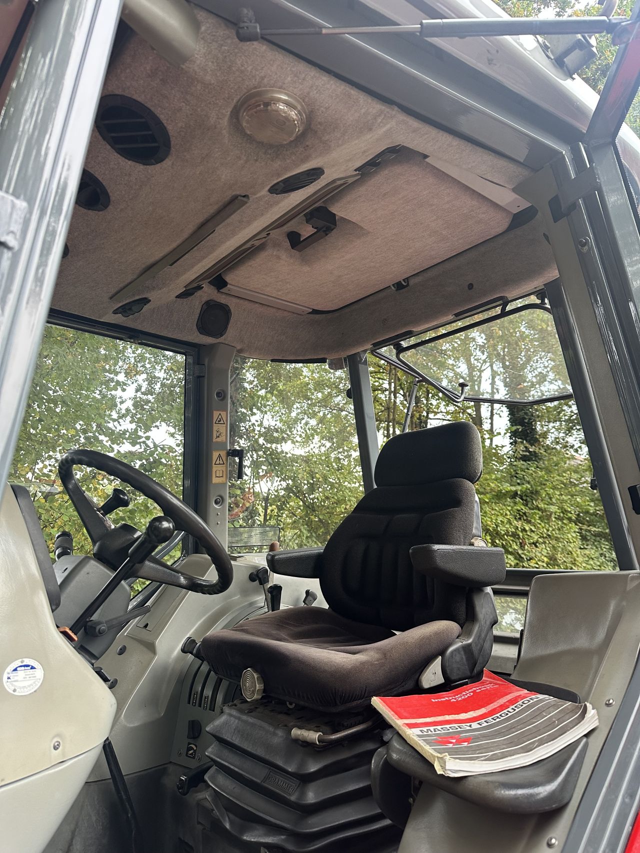 Massey Ferguson 4215 met maar 2482 uur!