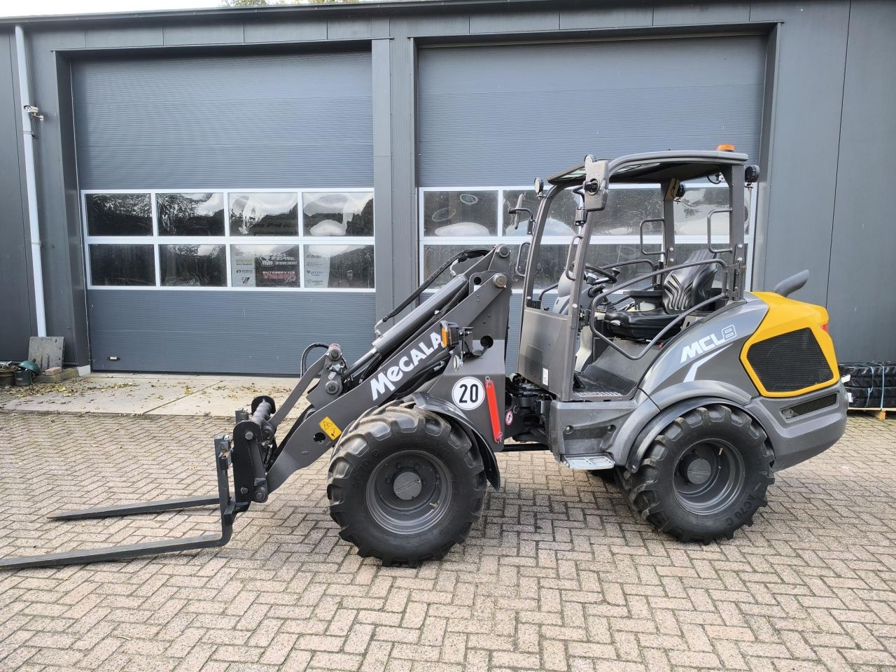 MECALAC MCL8