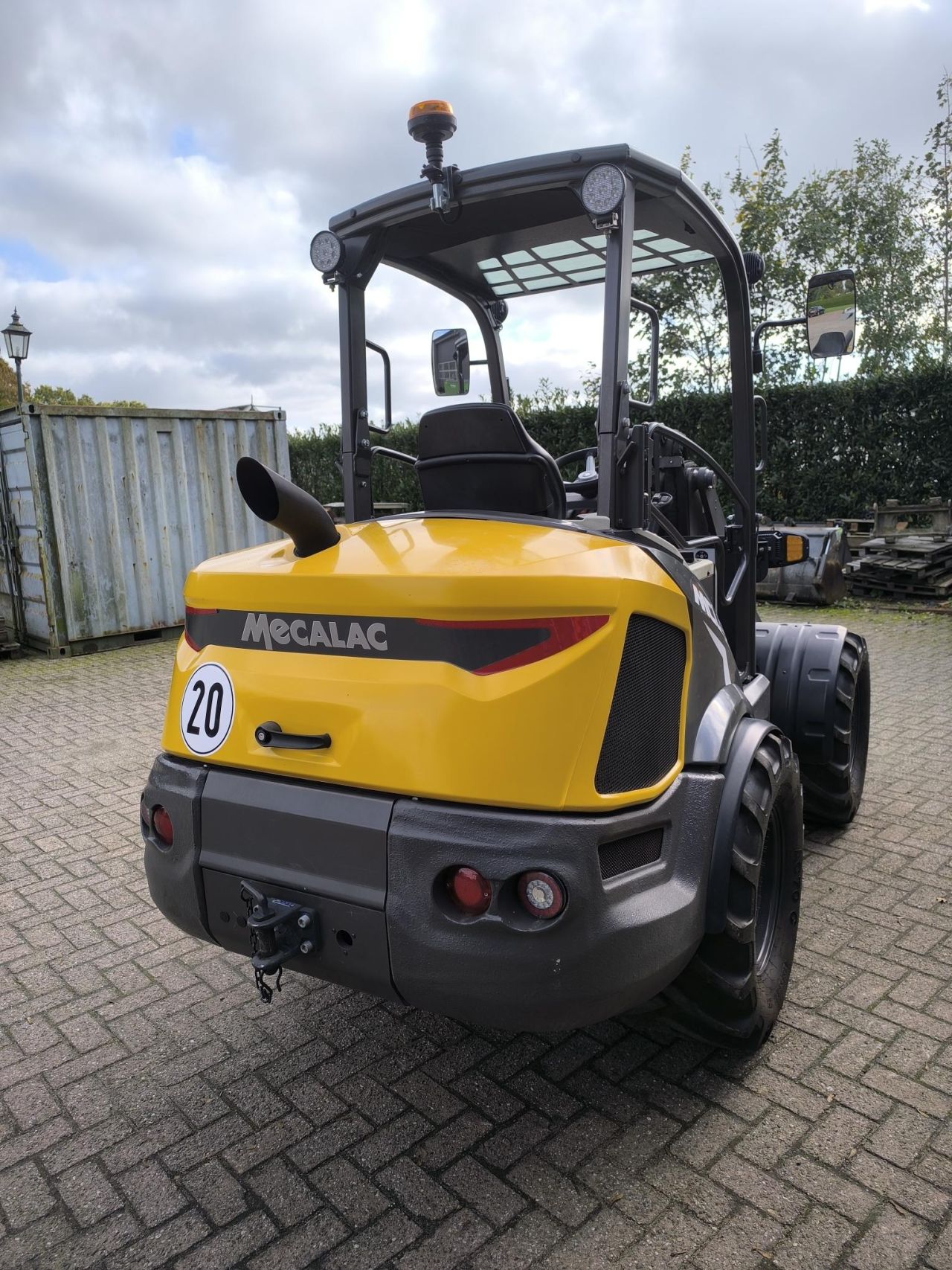 MECALAC MCL8