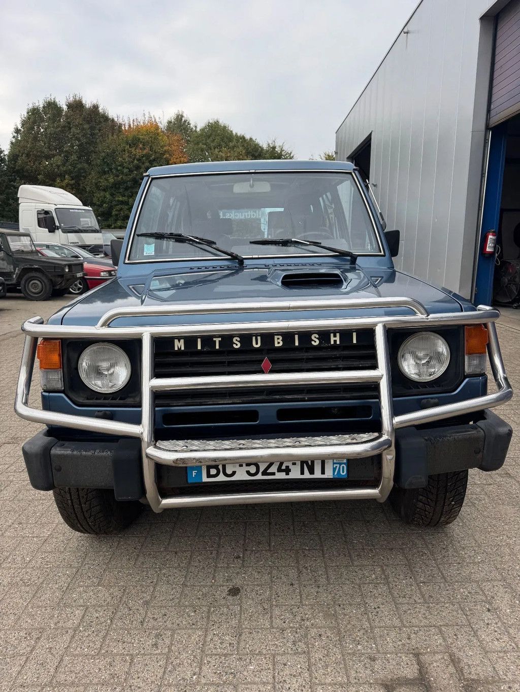 Mitsubishi Pajero **LONG CHASSIS-7SEATS-DIESEL**