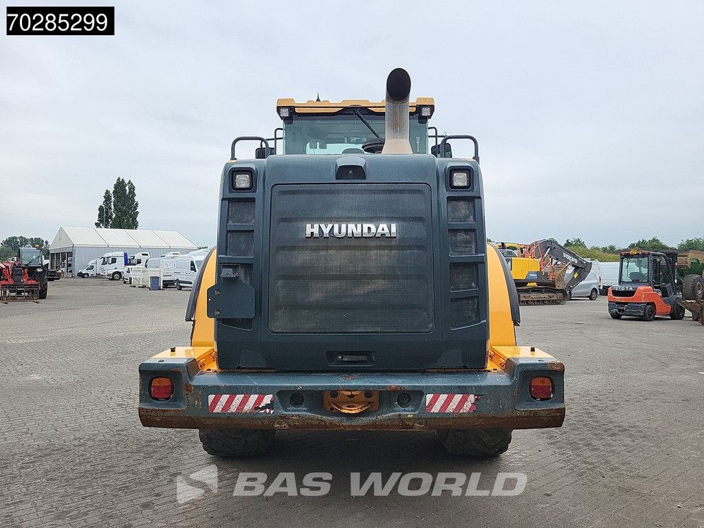 Hyundai HL955