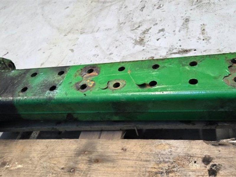 John Deere S690