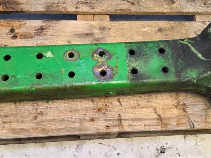 John Deere S690