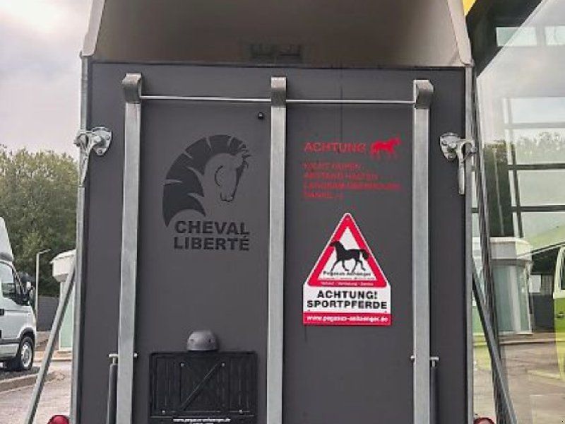 Cheval Liberte GOLD One GT13. 1,4t Pferdeanhänger