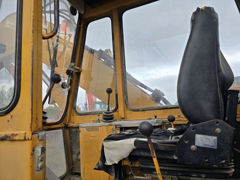 Liebherr R911C