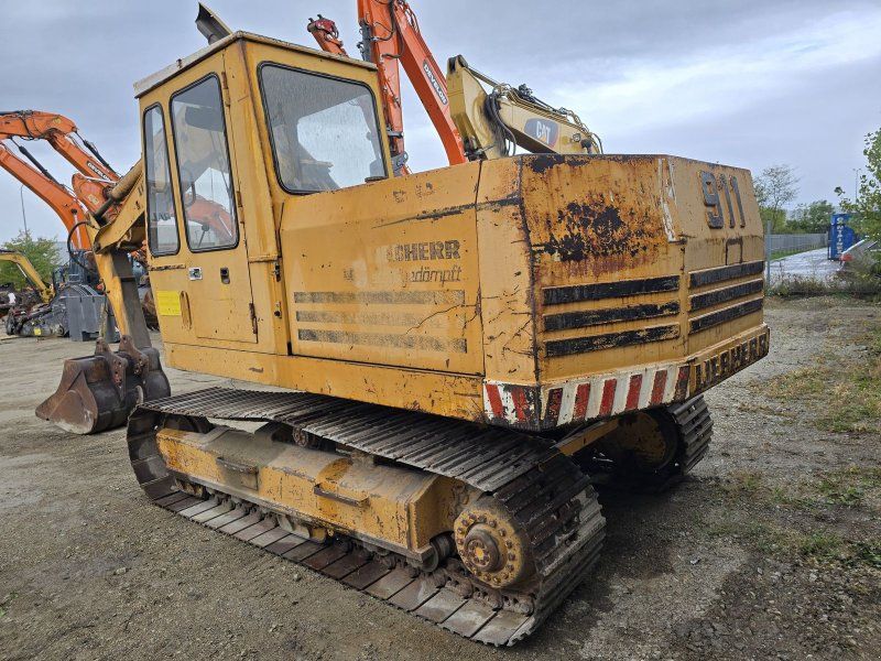 Liebherr R911C