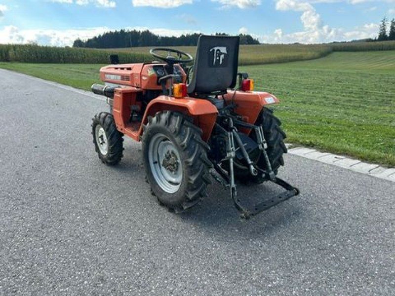 Kubota B 1200