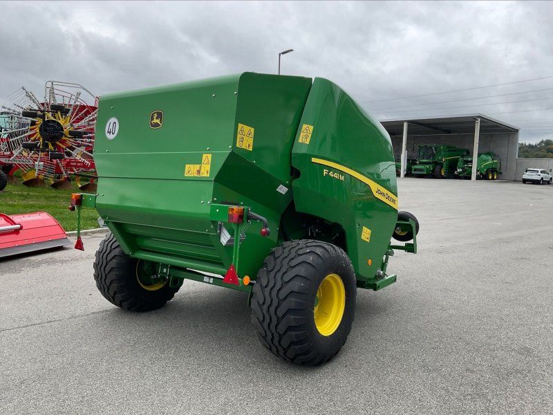 John Deere F 441 M Rund