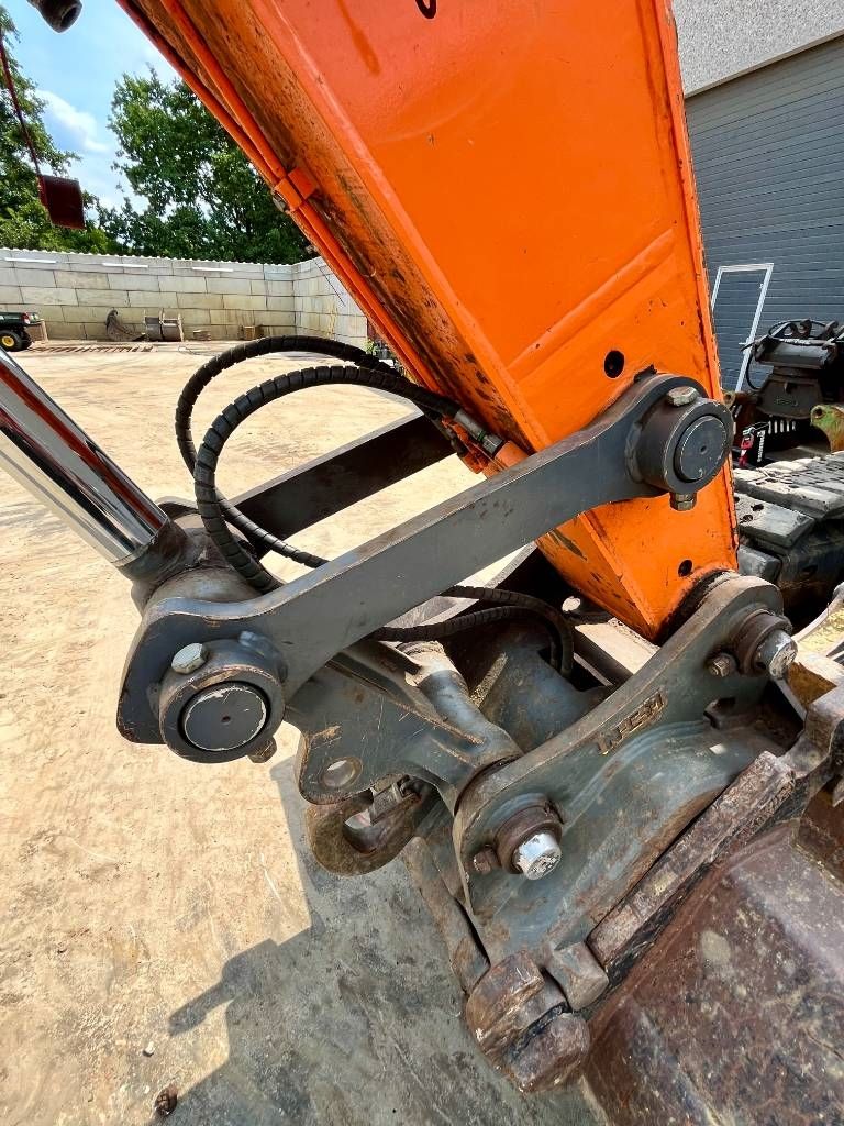 Develon DX 140 LCR-7