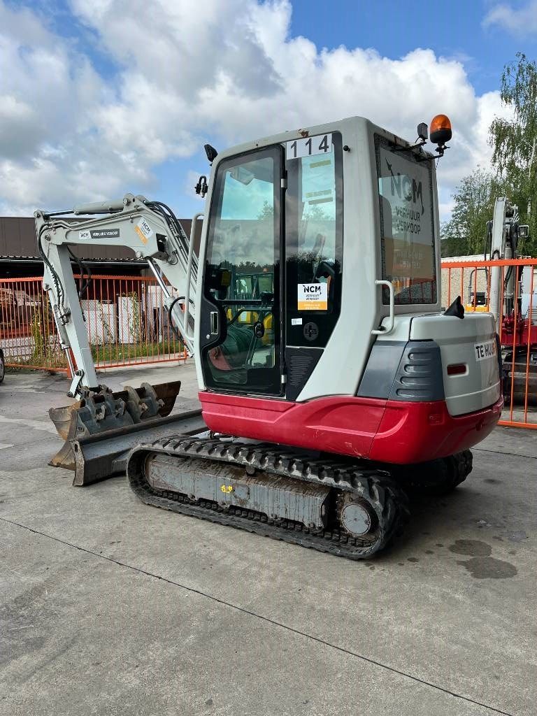 Takeuchi TB 235