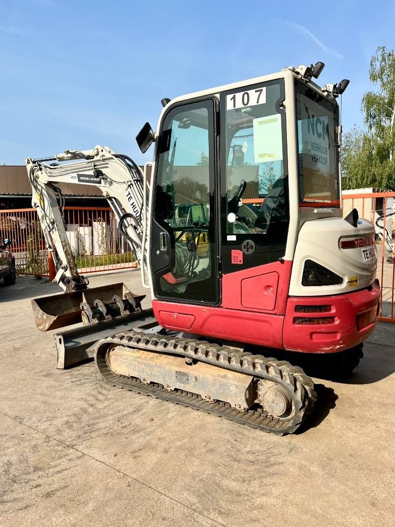Takeuchi TB 235