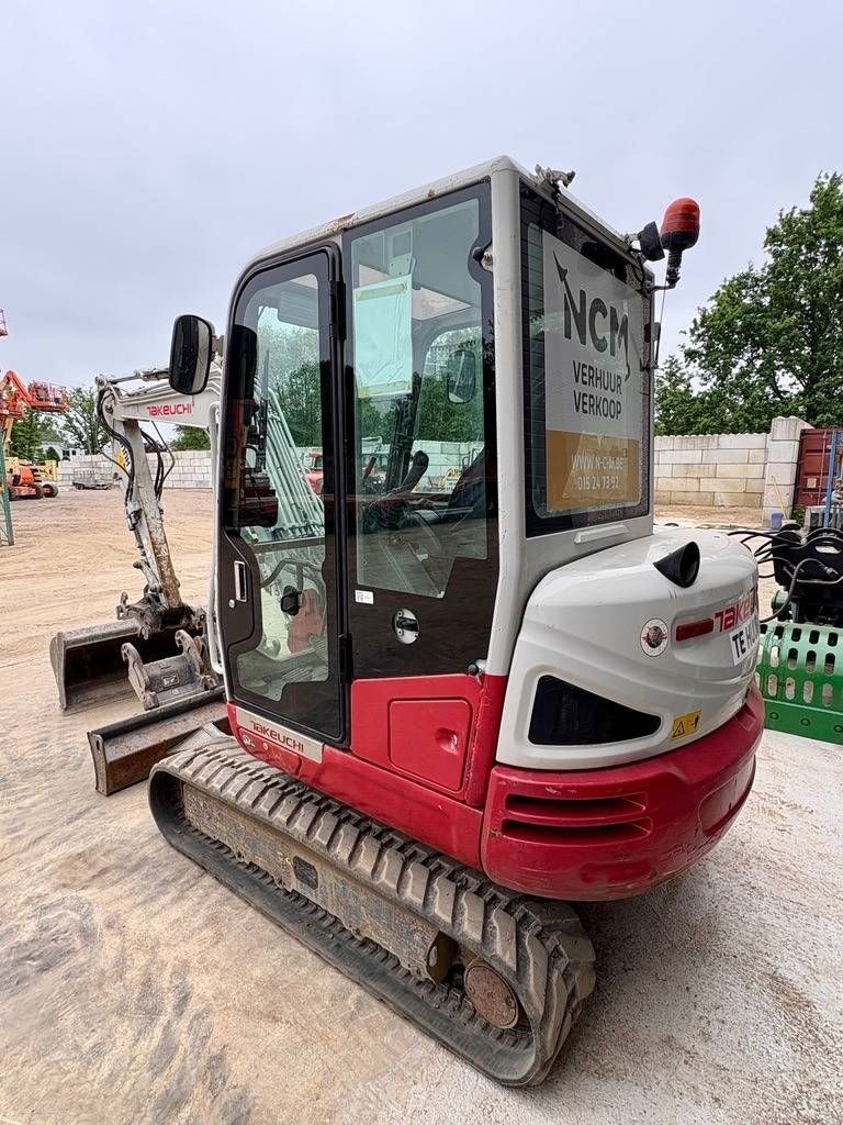 Takeuchi TB 240