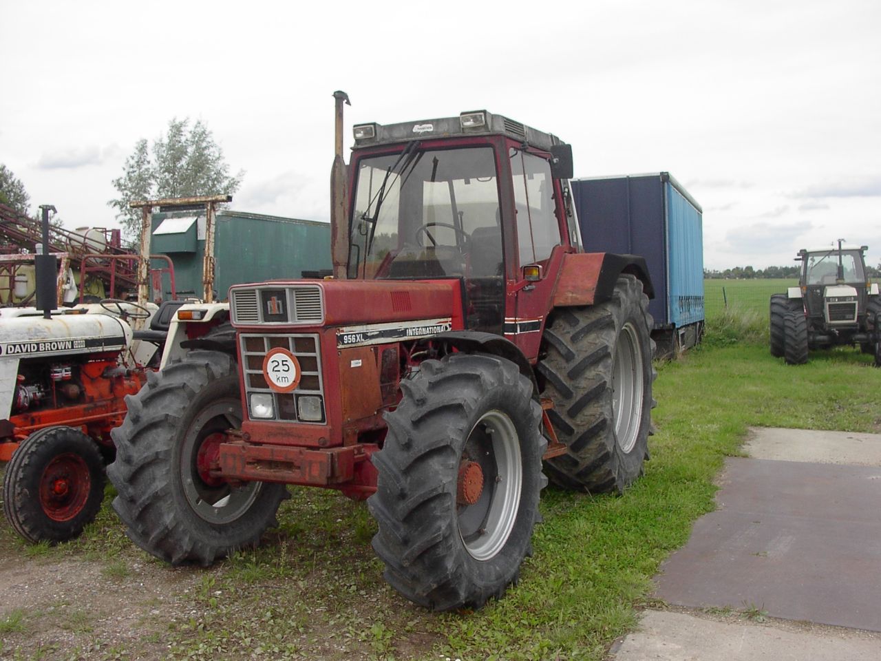International 956XL