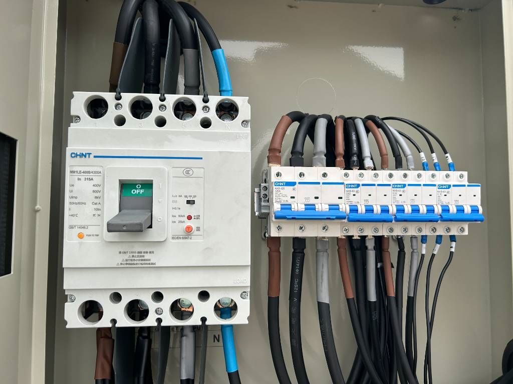 Iveco NEF67TM7 - 220 kVA Generator - DPX-19794