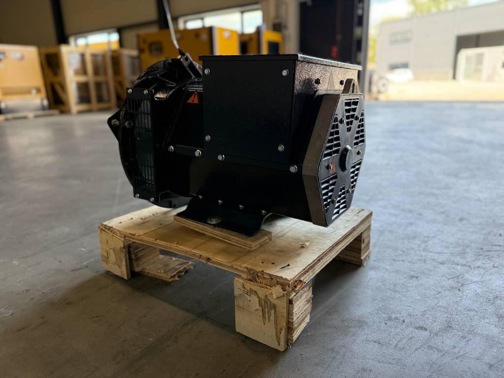 DPX CJ184G - 31 kVA Alternator - DPX-33902