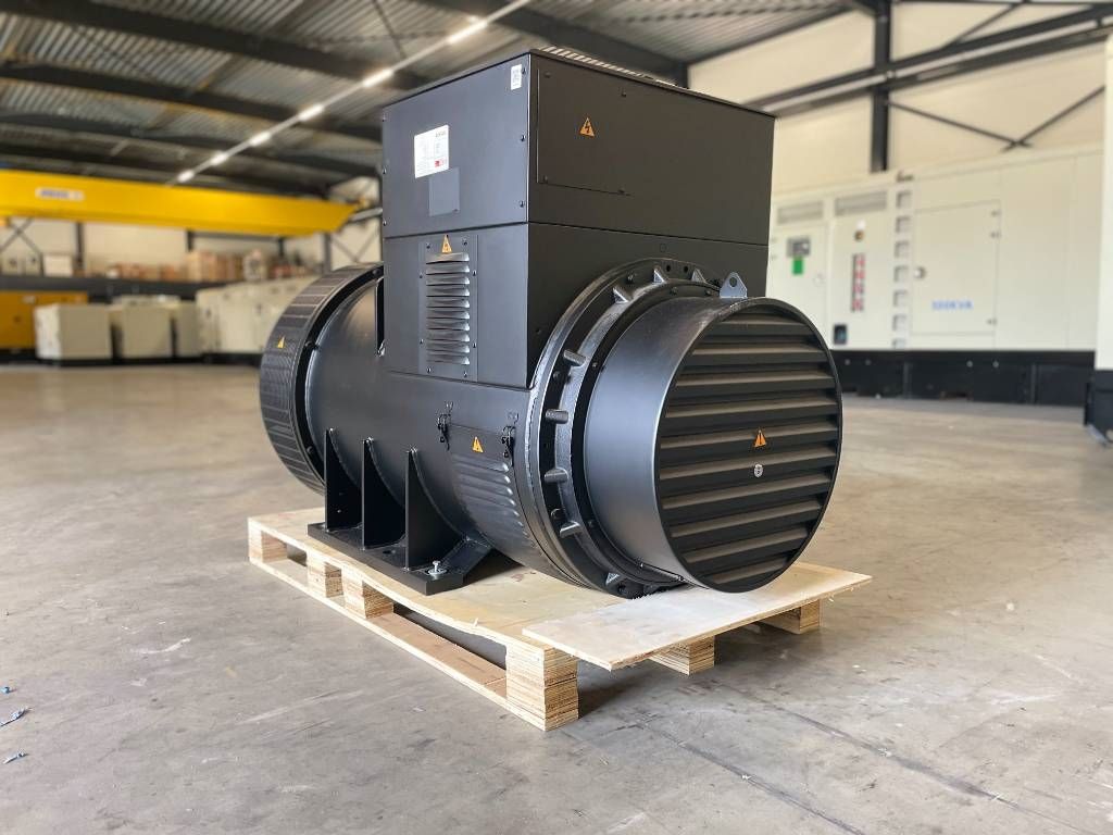 DPX CJ634B - 725 kVA Alternator - DPX-33914