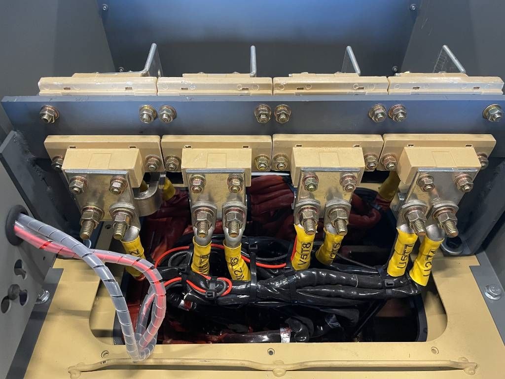 DPX CJ634B - 725 kVA Alternator - DPX-33914