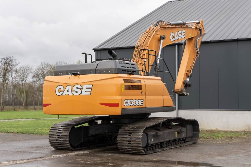 CASE CX 300E