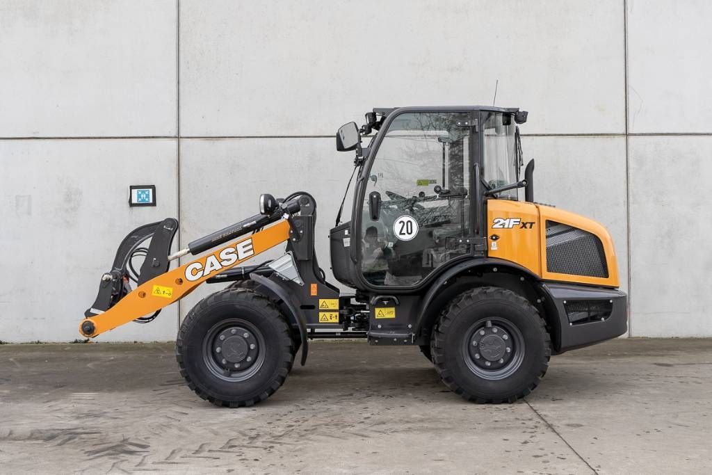 CASE 21 F XT