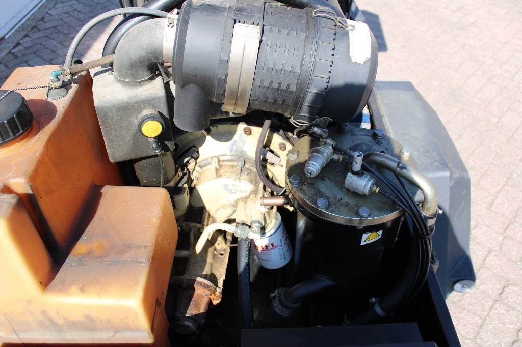 Doosan R1074F