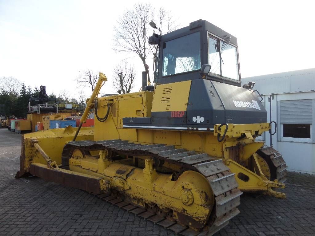 Komatsu D85P-21