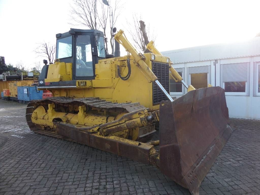 Komatsu D85P-21