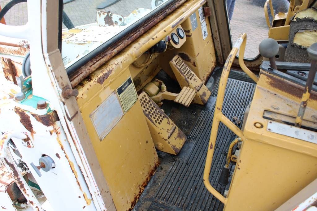 CAT 953