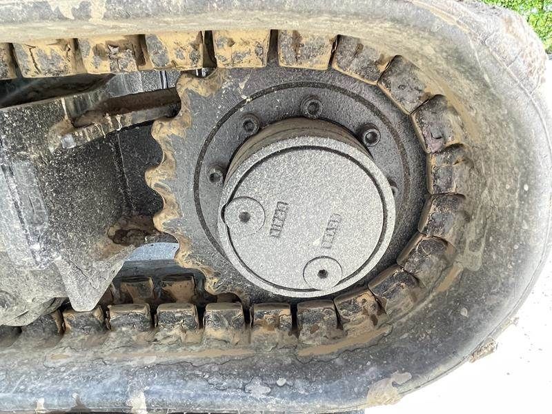JCB 15 C - 1