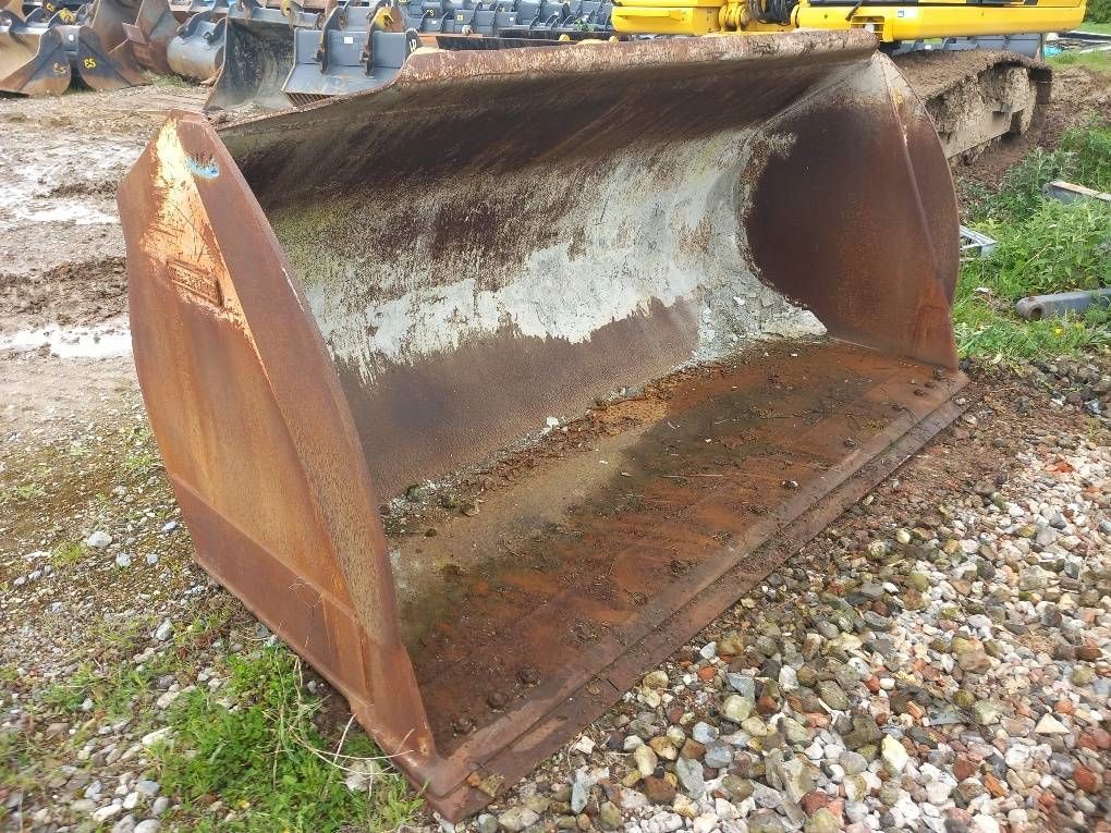 Komatsu WA380-8 Quick coupler & Bucket