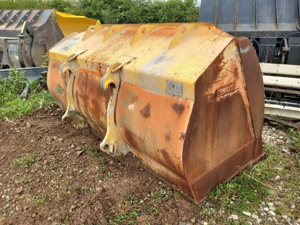 Komatsu WA380-8 Quick coupler & Bucket