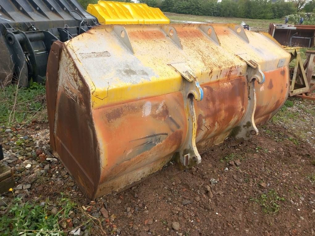 Komatsu WA380-8 Quick coupler & Bucket