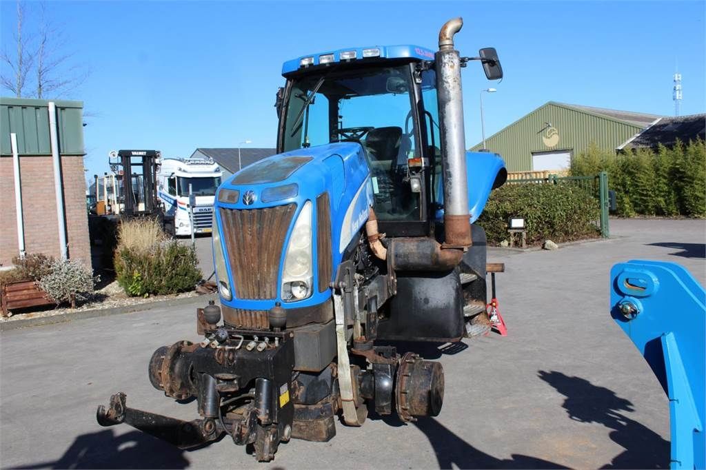 New Holland T8020