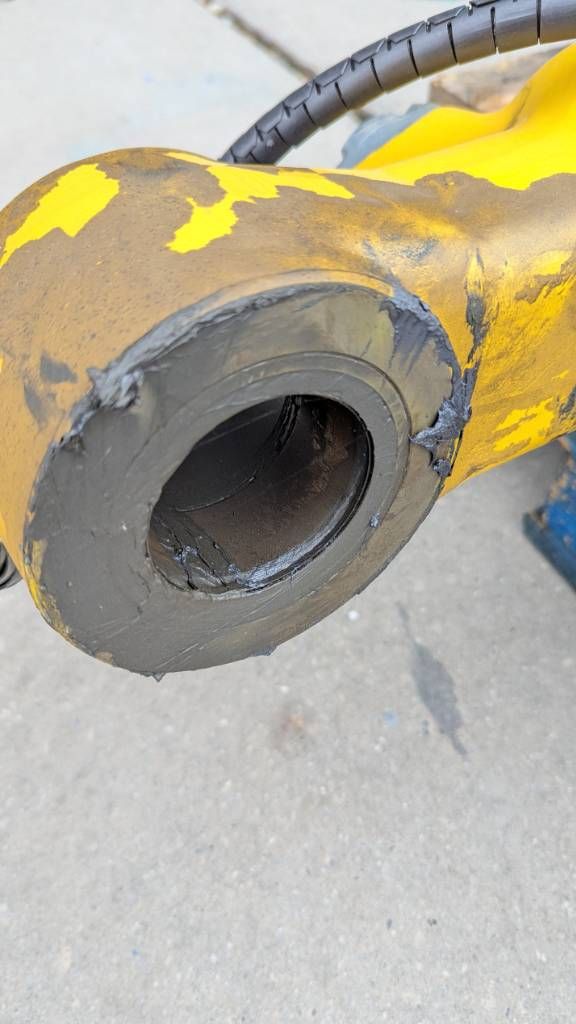 Komatsu PC210LC-10 / -11 - BUCKET CYLINDER - 707-E1-01300
