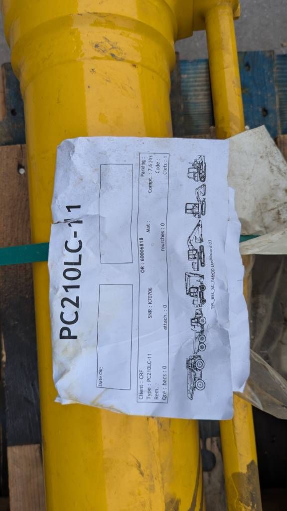 Komatsu PC210LC-10 / -11 - BUCKET CYLINDER - 707-E1-01300