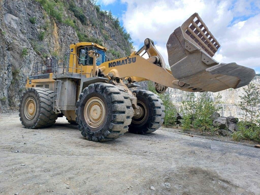 Komatsu WA800-3