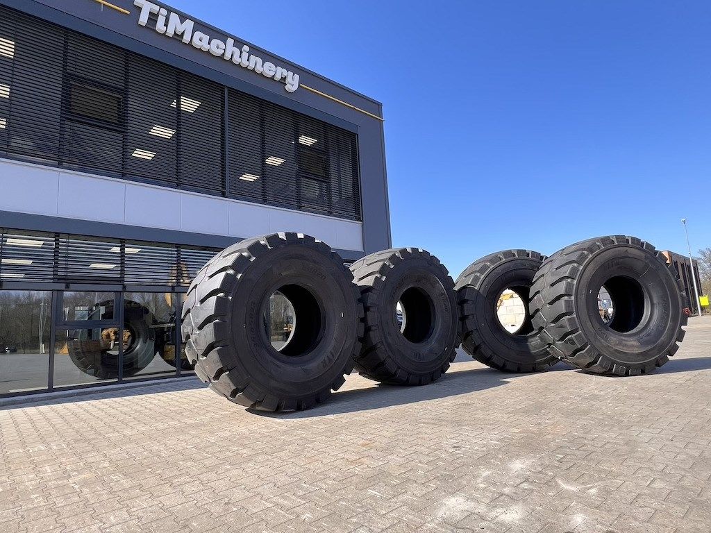 CAT 988 TYRES - EMR20 35/65 R33