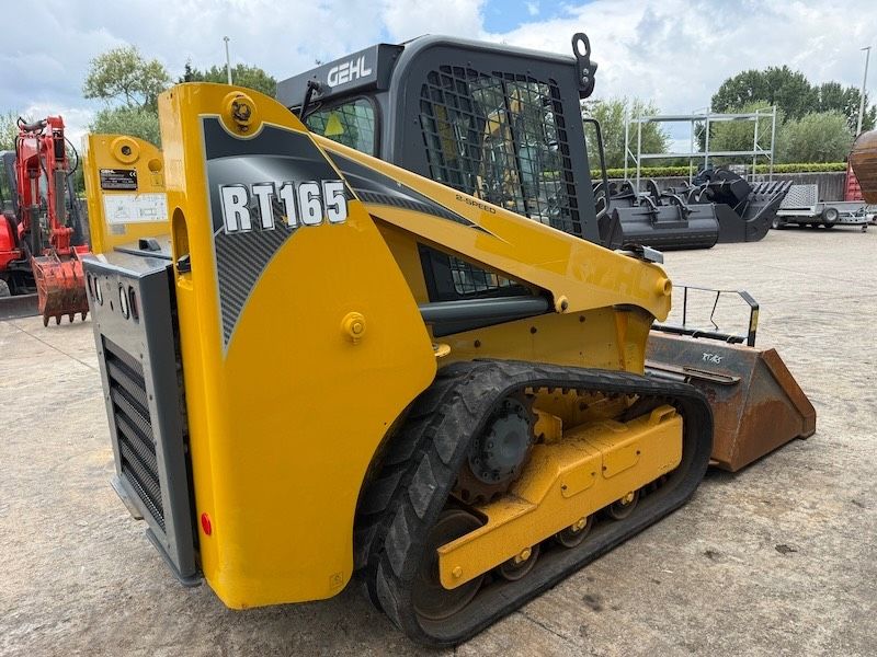 Gehl RT165