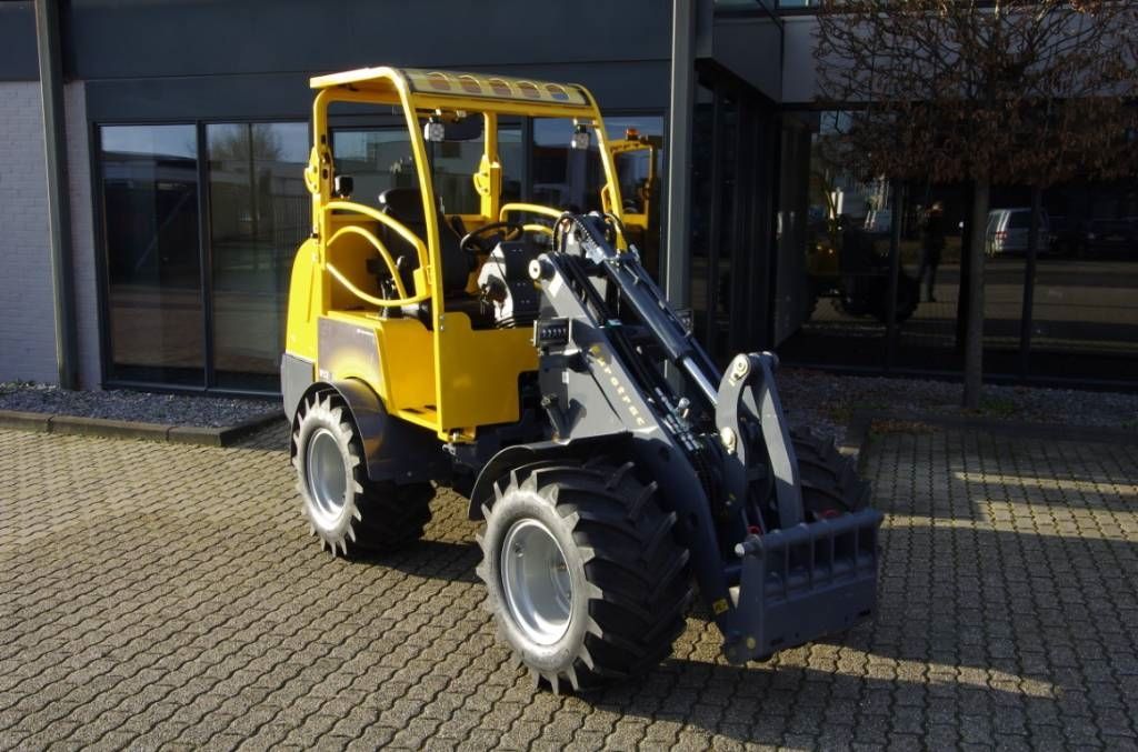 Eurotrac W12-S