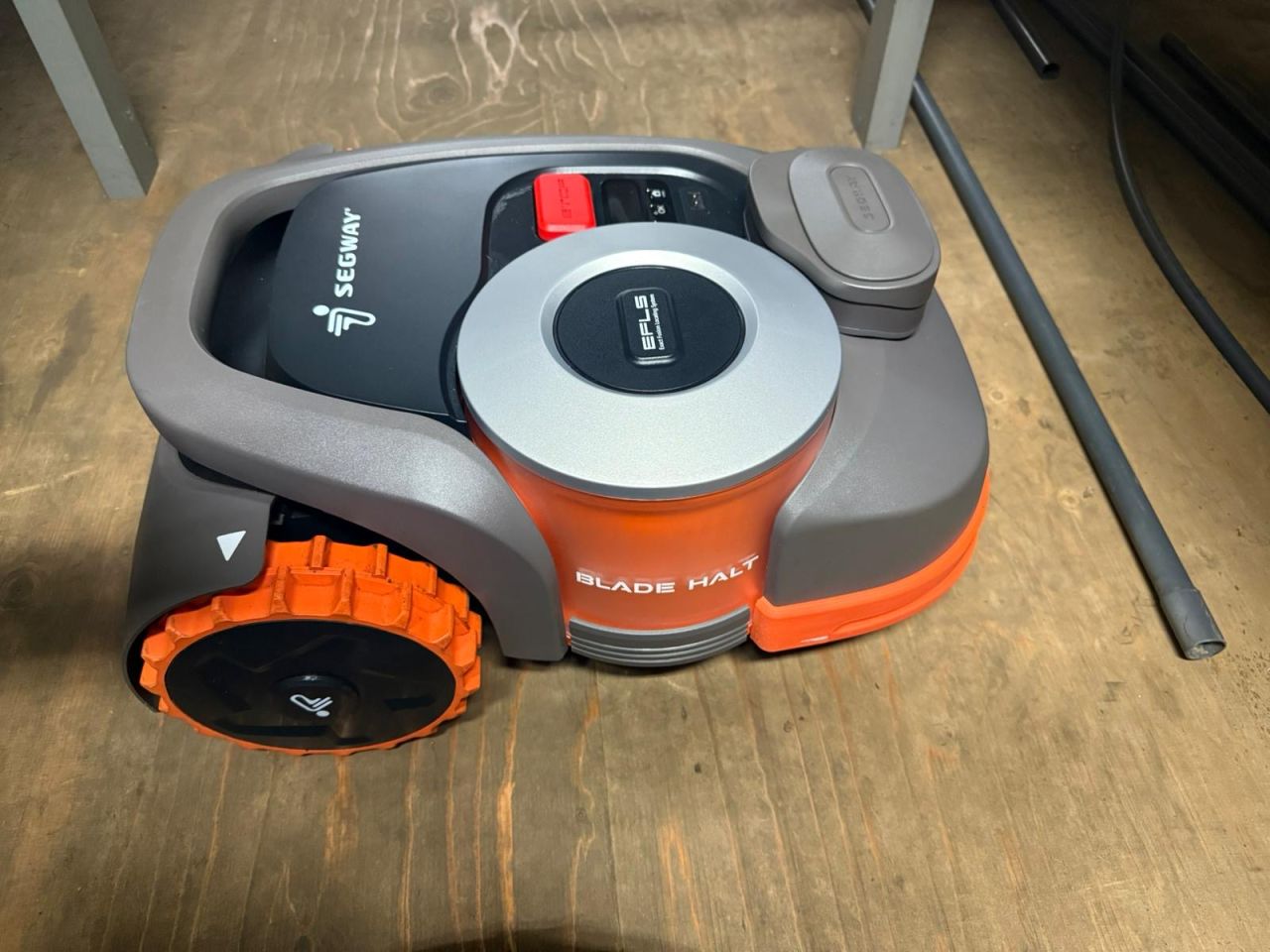 2x Segway Navimow H300E-VF ex demo robot maaiers