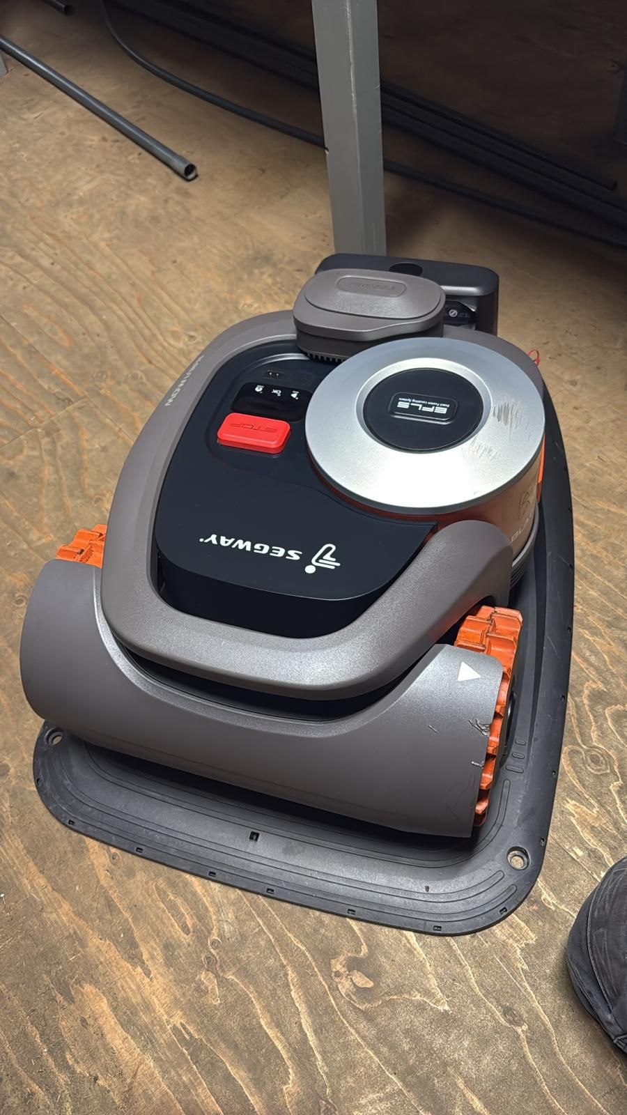 2x Segway Navimow H300E-VF ex demo robot maaiers