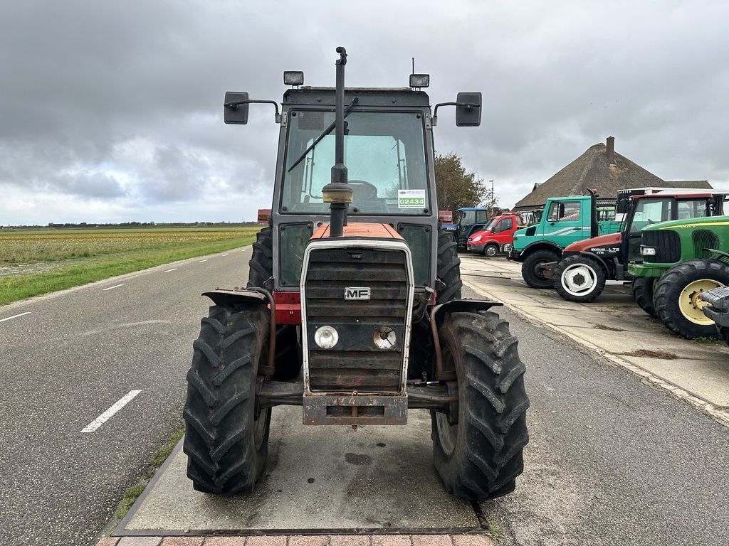 Massey-Ferguson 690