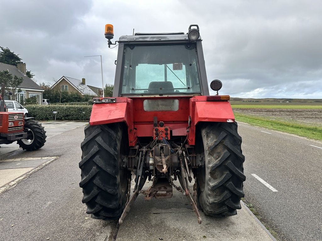 Massey-Ferguson 690