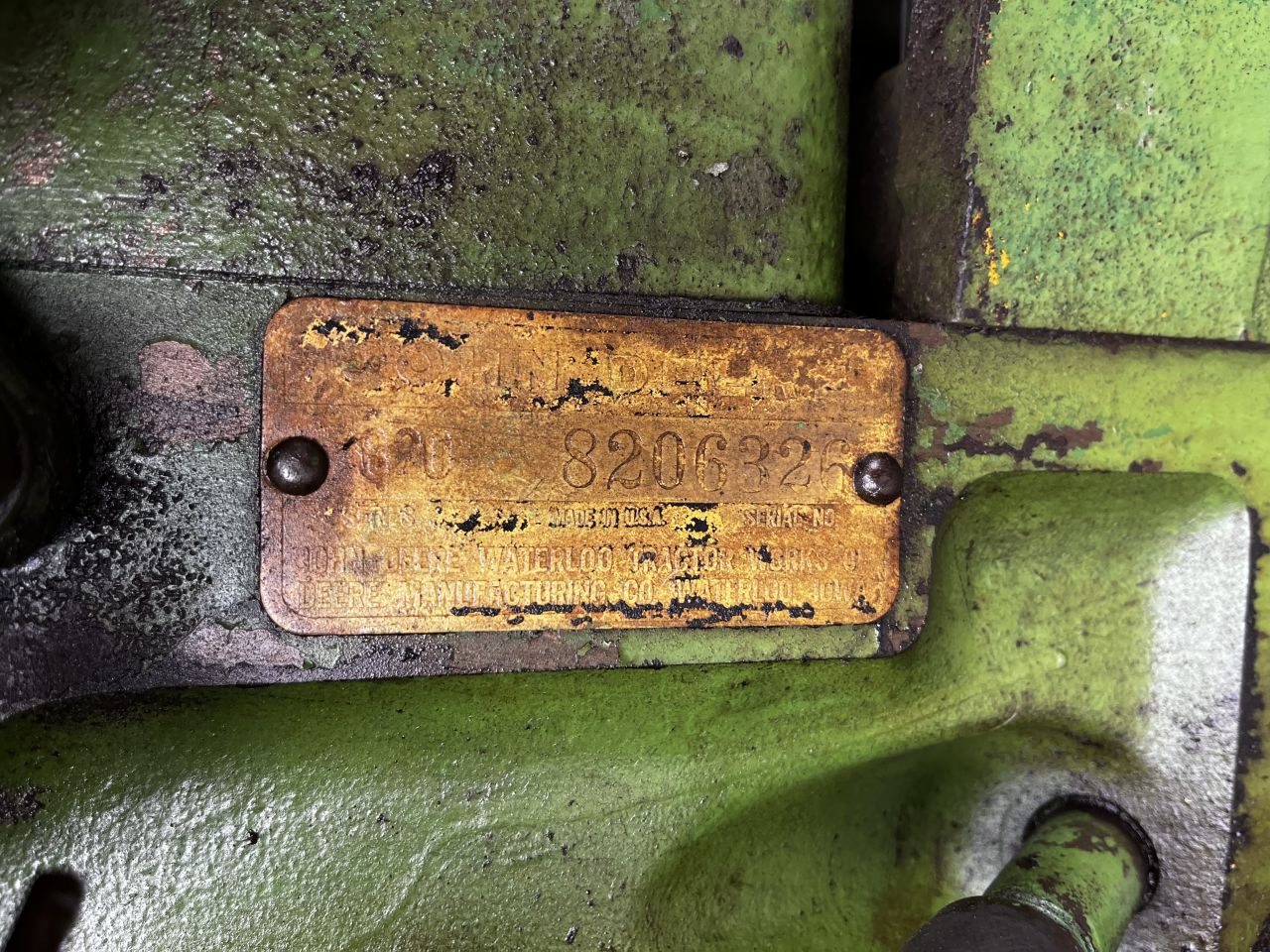 John Deere 820 Diesel 2-Cylinder met Pony-motor