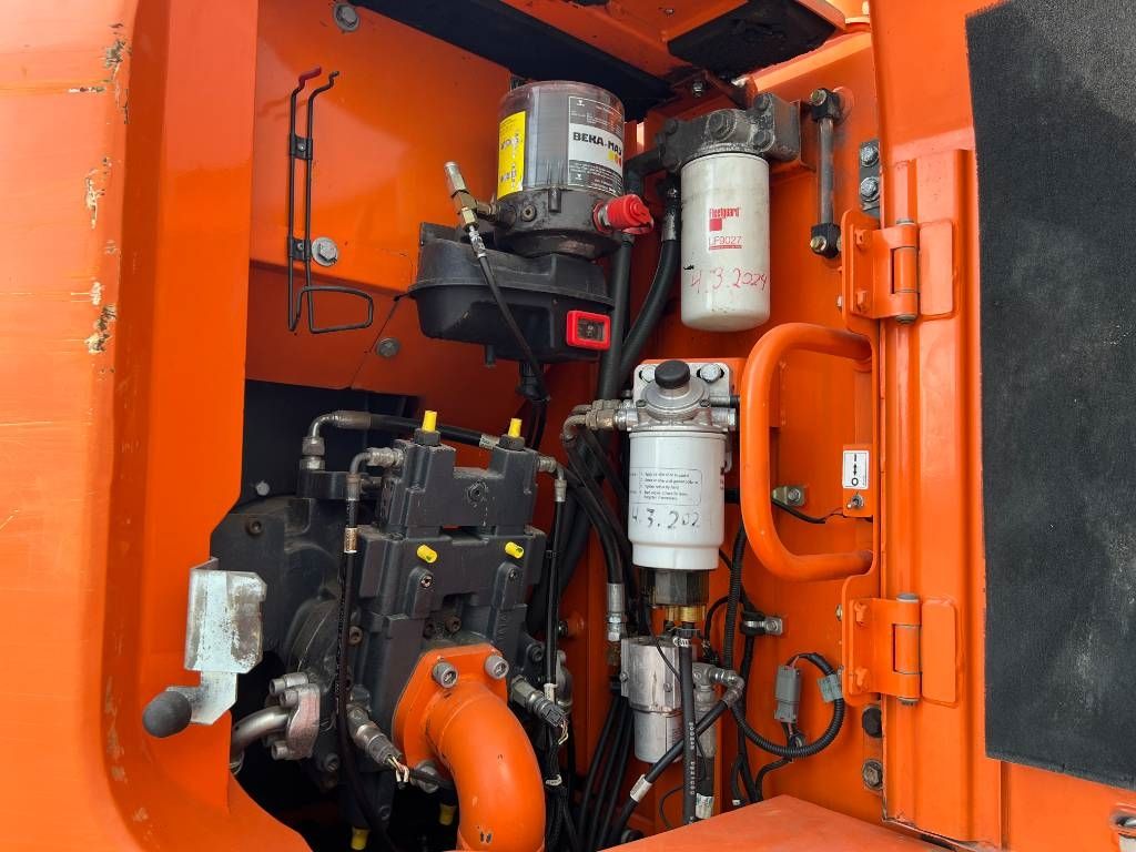 Doosan DX235LCR