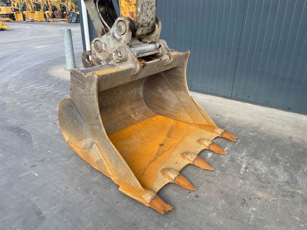 Liebherr R922 SLC
